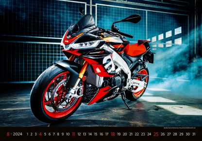 alt="Bildkalender Motorbikes August"